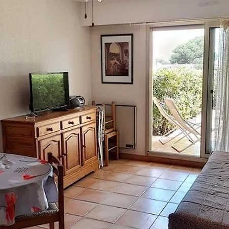T2 Avec Terrasse A La Faviere, Proche Plages Et Commerces - Fr-1-610-20