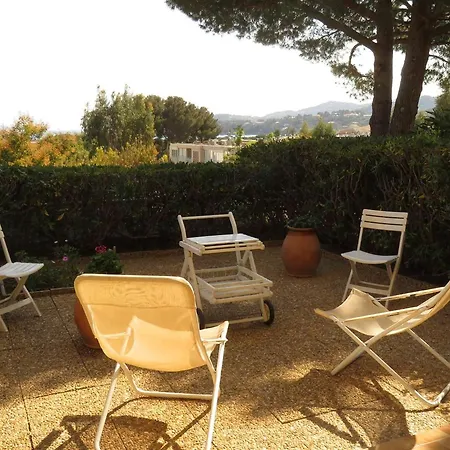Apartment T2 Avec Terrasse A La Faviere, Proche Plages Et Commerces - Fr-1-610-20 *