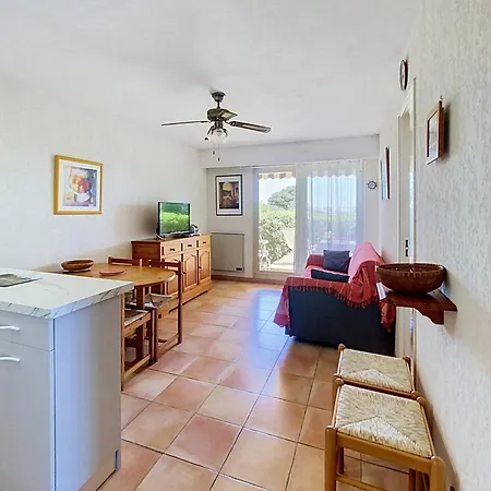 T2 Avec Terrasse A La Faviere, Proche Plages Et Commerces - Fr-1-610-20 Apartamento