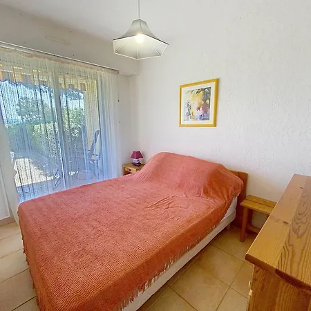 T2 Avec Terrasse A La Faviere, Proche Plages Et Commerces - Fr-1-610-20 Lägenhet *